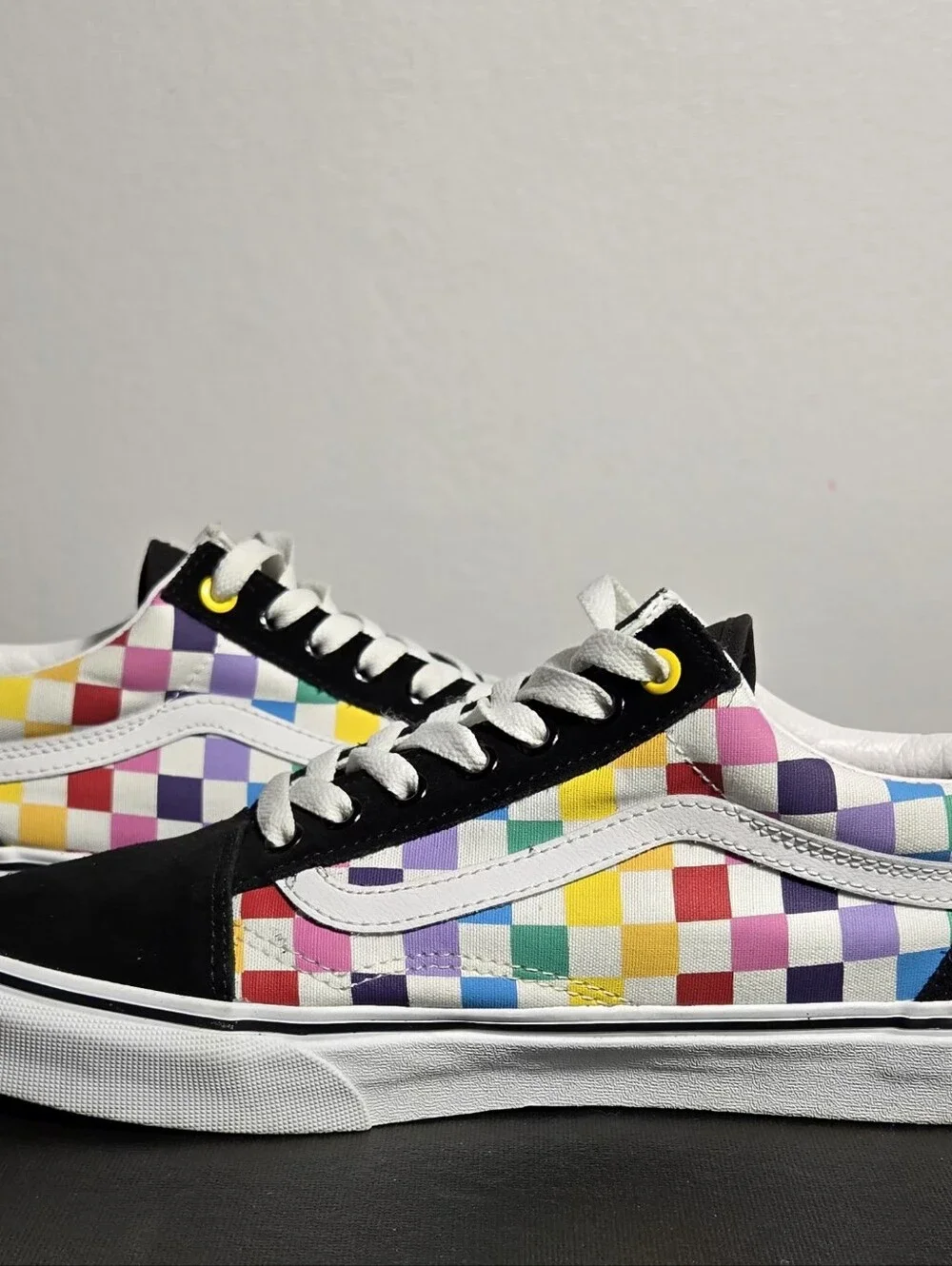 RARE VANS Old Skool Checkerboard Rainbow Flag Sz 10 Men's Skateboarding Shoes